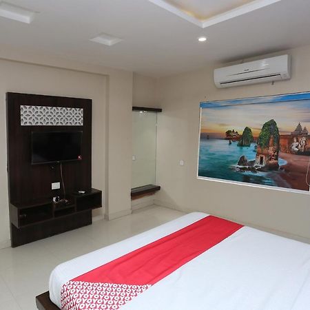 Oyo Flagship 43897 Redstone Hotel Gwalior Bagian luar foto