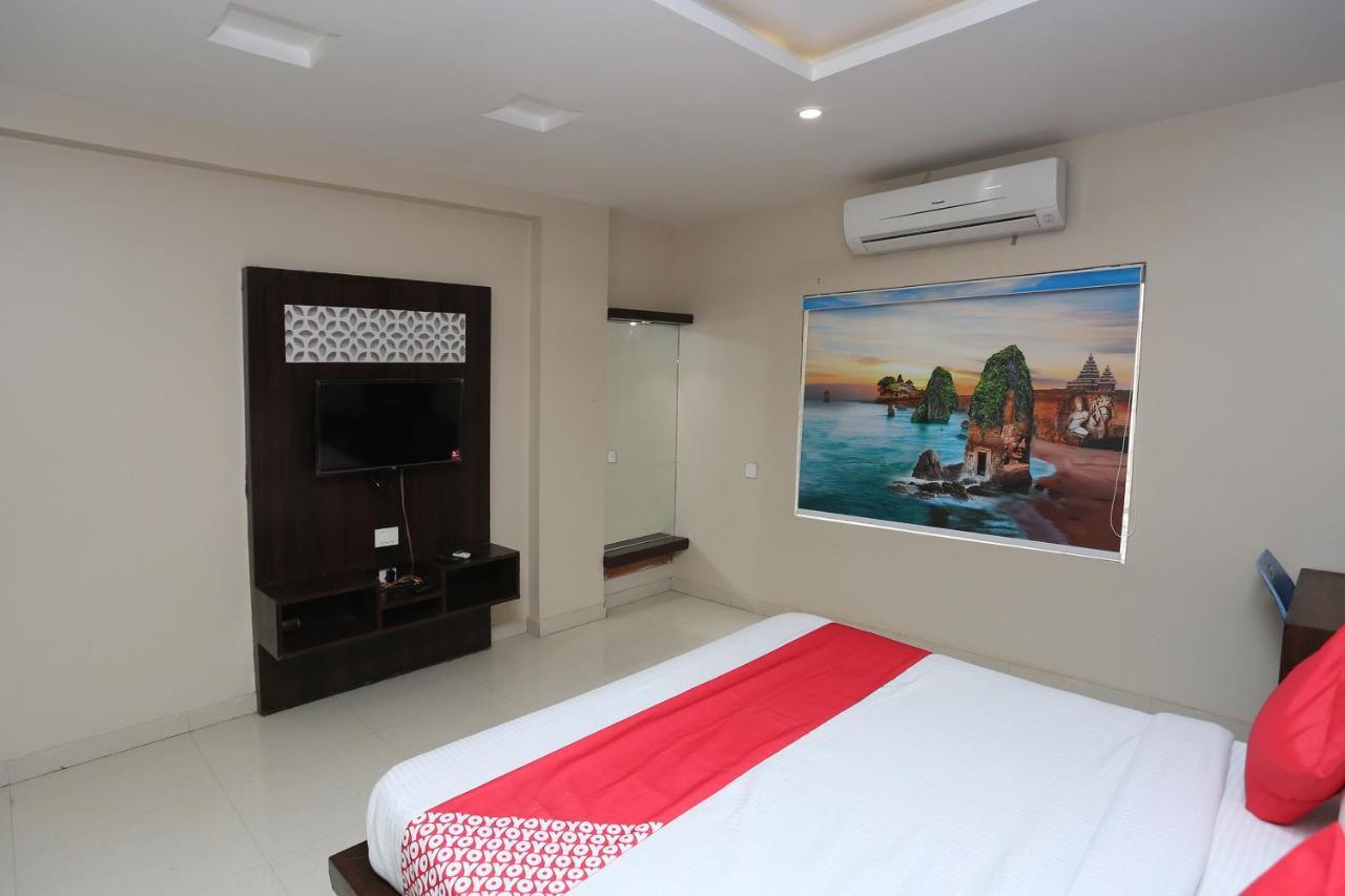 Oyo Flagship 43897 Redstone Hotel Gwalior Bagian luar foto
