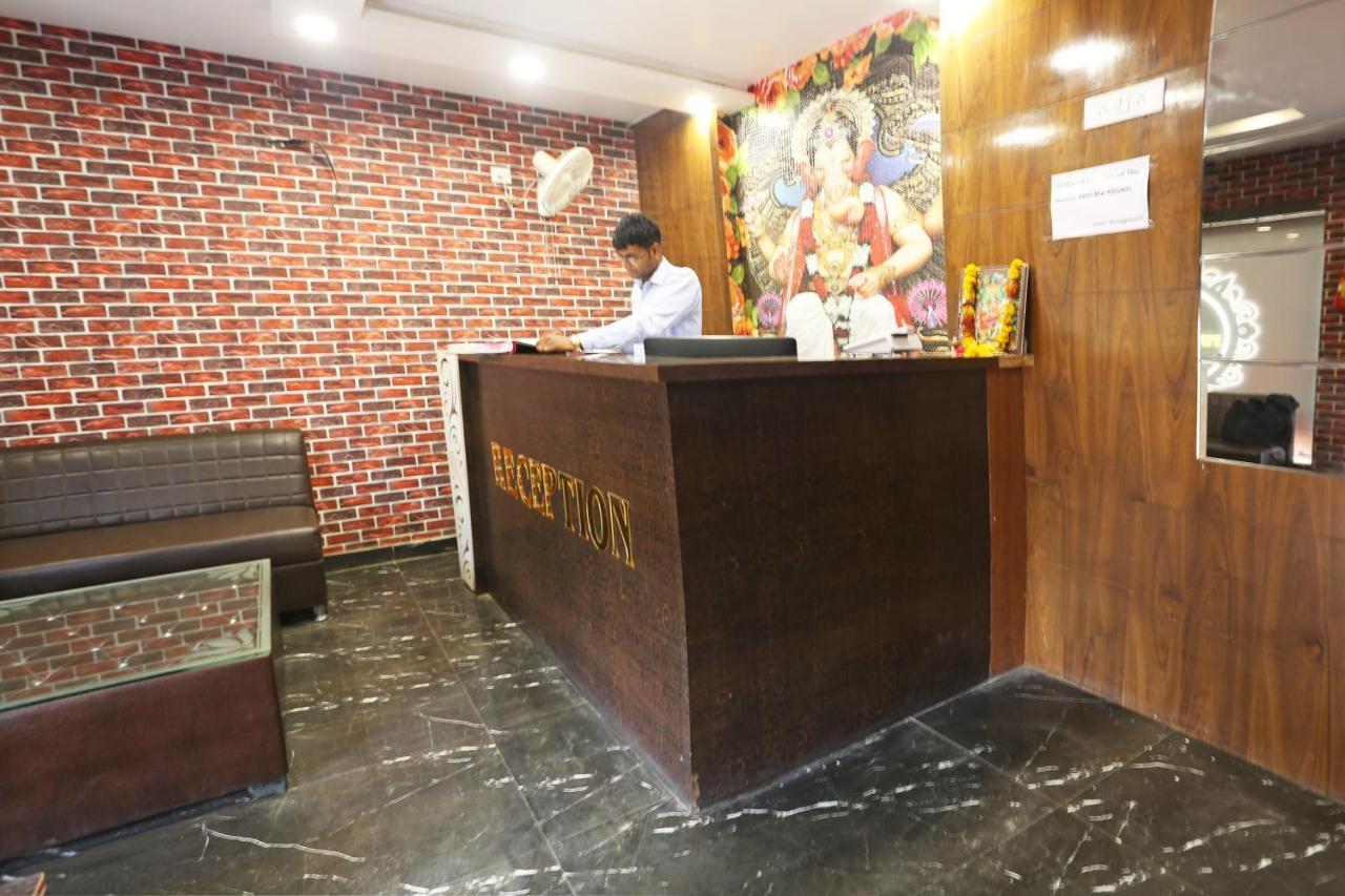 Oyo Flagship 43897 Redstone Hotel Gwalior Bagian luar foto